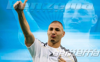 欧亿电竞精华-C罗梅开二度联赛金靴在望